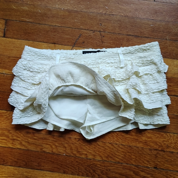 SOLD LIONESS Match Point Ruffle Mini Skort in Porcelain Cream Off White Sz Small - Picture 3 of 7